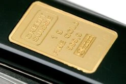 Victorinox Classic Gold Ingot 1gr 0.6203.87 Couteau Suisse -Couteaux De Poche Soldes VT0 6203 87 04 victorinox