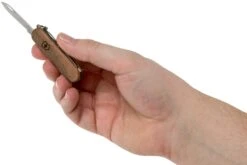 Victorinox Classic SD Wood 0.6221.63 Couteau Suisse -Couteaux De Poche Soldes VT0 6221 63 05 victorinox