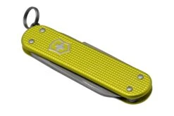 Victorinox Classic SD Alox Limited Edition 2023, 0.6221.L23 Electric Yellow, Couteau Suisse 10 Victorinox Classic SD Alox Limited Edition 2023, 0.6221.L23 Electric Yellow, Couteau Suisse -Couteaux De Poche Soldes VT0 6221 L23 04 victorinox