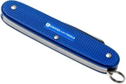 Victorinox Pioneer Alox Blue 0.8201.22R4.KTE1 Knivesandtools Edition, Couteau Suisse -Couteaux De Poche Soldes VT0 8201 22R4 KTE1 04 victorinox