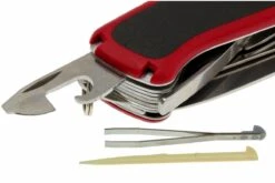 Victorinox Rangergrip 174 Handyman Rouge-noir 0.9728.WC Couteau Suisse -Couteaux De Poche Soldes VT0 9728 WC 03 victorinox rangergrip 174 handyman vt0 9728 wc d3