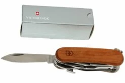 Victorinox EvoWood S557 2.5221.S63 Couteau Suisse -Couteaux De Poche Soldes VT2 5221 S63 08 victorinox evowood s557 vt2 5221 s63 d8