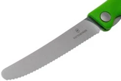 Victorinox SwissClassic 6.7836.F4B Couteau à Légumes Pliant Dentelé, Vert -Couteaux De Poche Soldes VT6 7836 F4B 03 victorinox