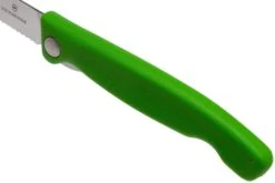 Victorinox SwissClassic 6.7836.F4B Couteau à Légumes Pliant Dentelé, Vert -Couteaux De Poche Soldes VT6 7836 F4B 06 victorinox